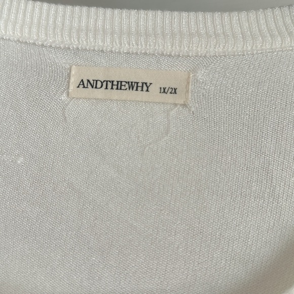 NWOT Andthewhy pullover - Picture 2 of 3
